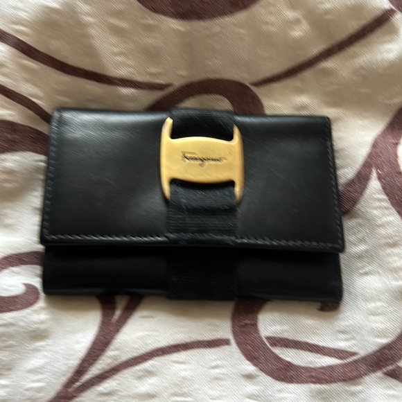 Authentic Ferragamo long leather wallet and key holder. - Picture 14 of 16